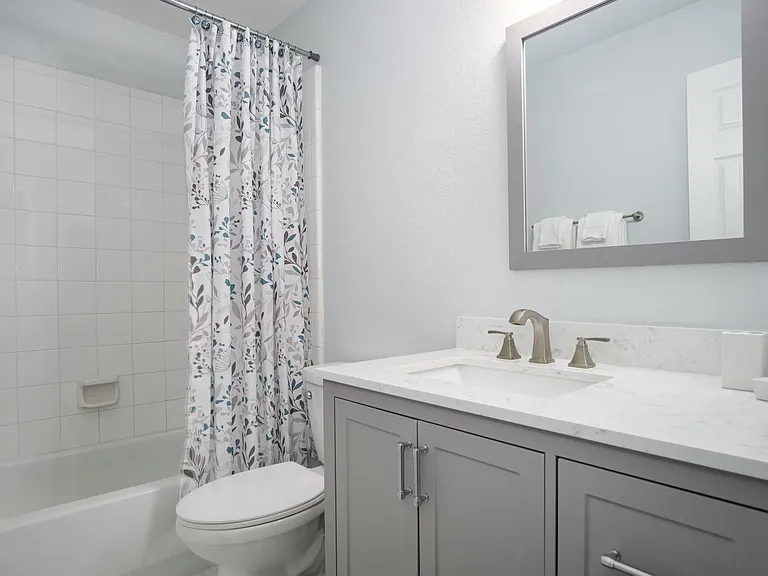 9437 Goldenview Dr — Photo 15