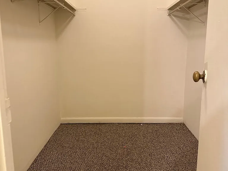 University Park Apartments near Cornell University — Photo 105