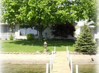 180 Lane 280a Hamilton Lk, Hamilton, IN 46742