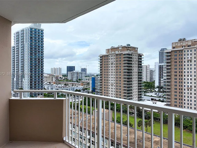 1950 S Ocean Dr #11M — Photo 19