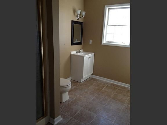 5th image of 205 Anthony Dr
