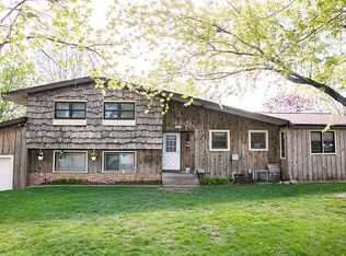 N5617 Oak Hills Dr, Onalaska, WI 54650