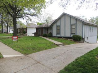 1813 S 11th St, Blue Springs, MO 64015