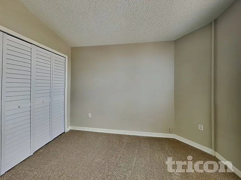914 Whisper Lake Dr — Photo 10