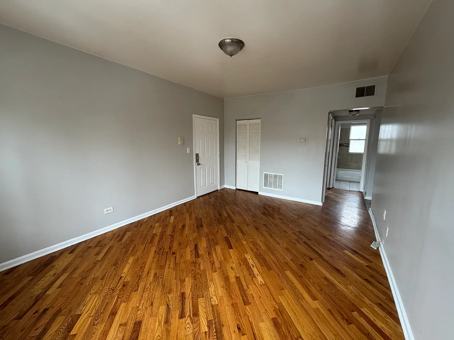 2 bed, 925 sqft, $1,450 — Photo 4