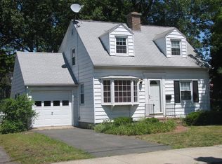 73 Davis St, Springfield, MA 01104