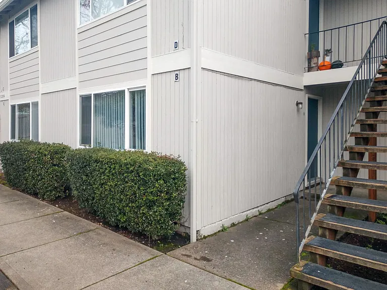 5200 Windsor Island Rd N — Photo 14