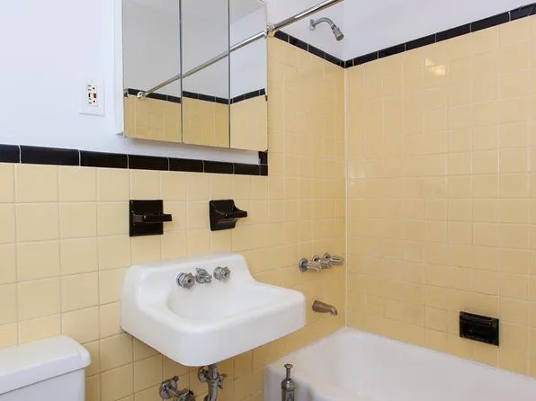 34 Livingston Street image 8 of 9