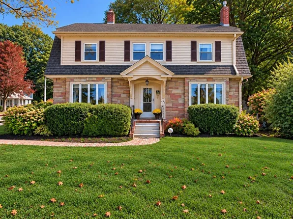 246 Chestnut St, Gardner, MA 01440