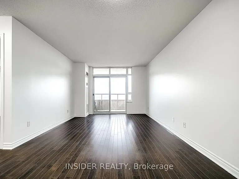 35 Kingsbridge Garden Cir #2009 — Photo 12