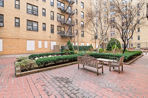 Sold by Level Group | media 3