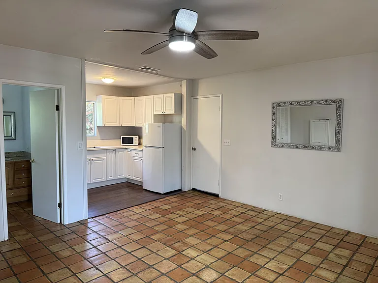 9303 Crest Dr — Photo 40