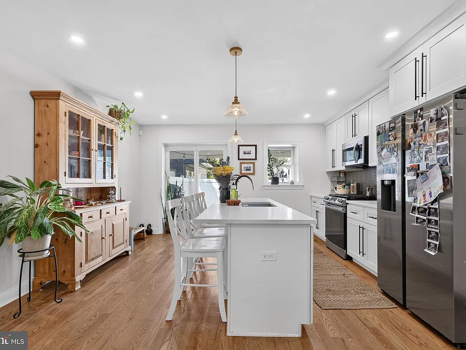 5961 1/2 Jannette St