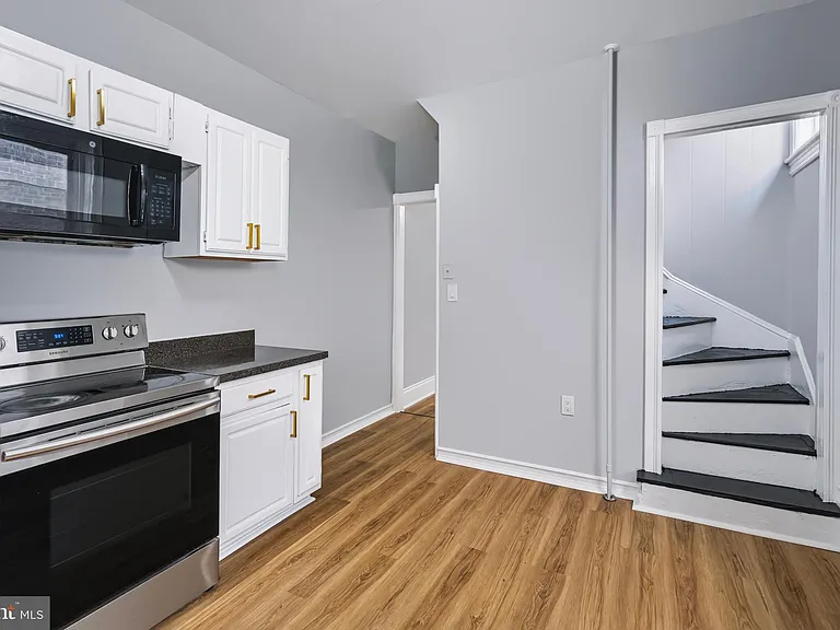 309 Academy St — Photo 13