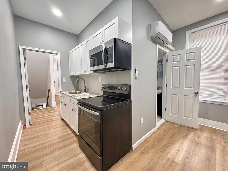 249 S 44th St #2 — Photo 4