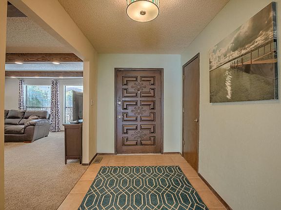4th image of 1809 Pedregoso Ct SE