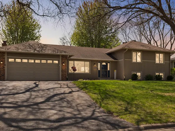 8556 Irwin Rd, Bloomington, MN 55437