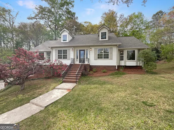 8608 Creekview Ct, Douglasville, GA 30135