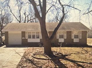 907 SW 8th St, Lees Summit, MO 64081