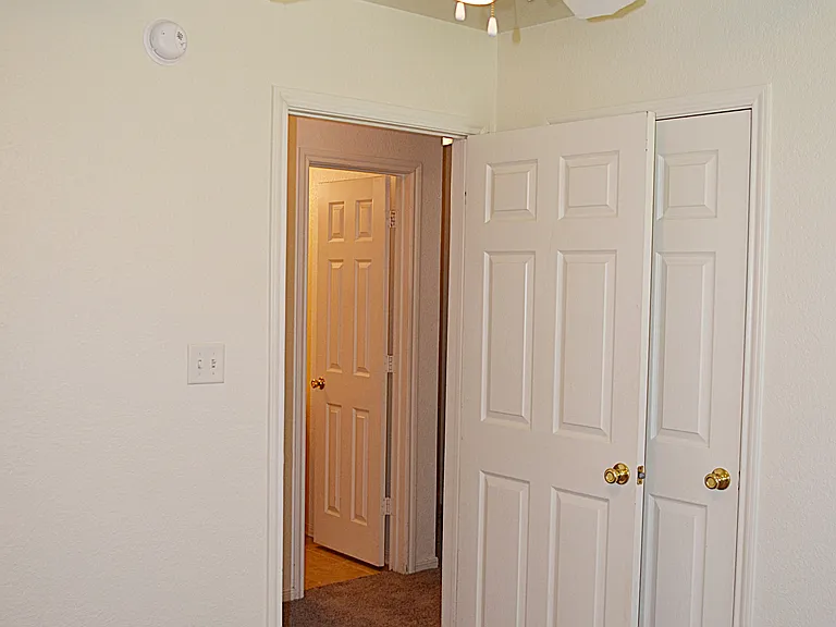5802 Venetian Ct — Photo 36