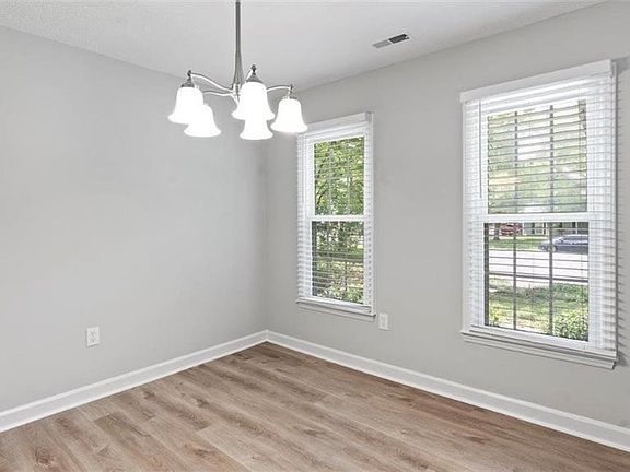 5th image of 718 Hammer Mill Ct