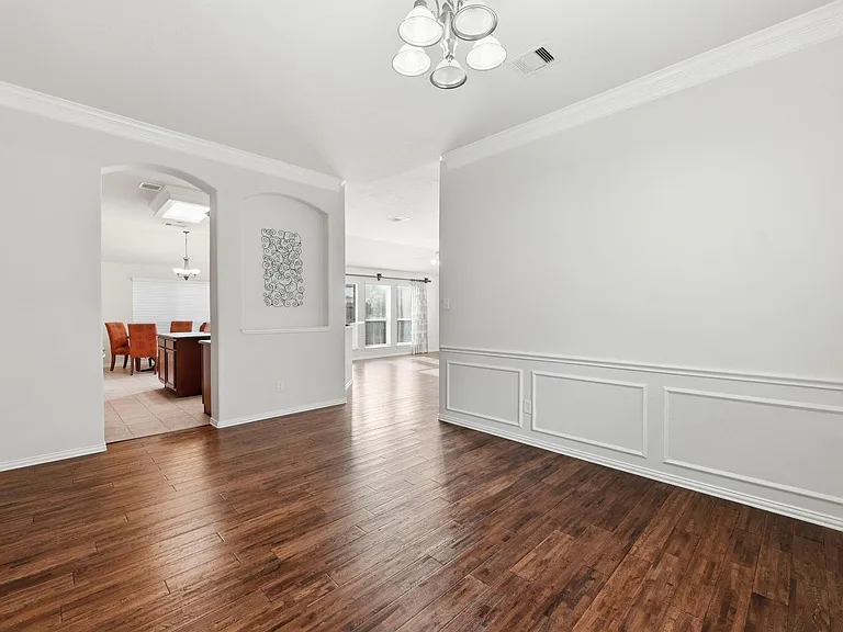 10022 Darrell Springs Ln — Photo 11