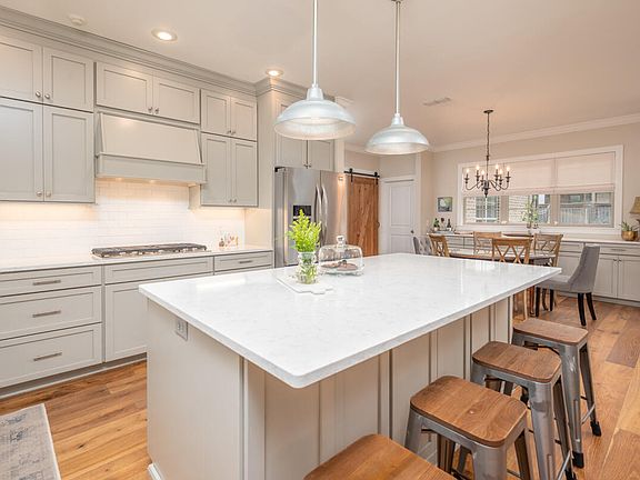 3rd image of 103 Pinehurst Rd