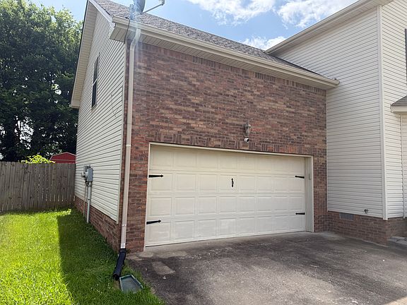 3rd image of 2525 Centerstone Cir
