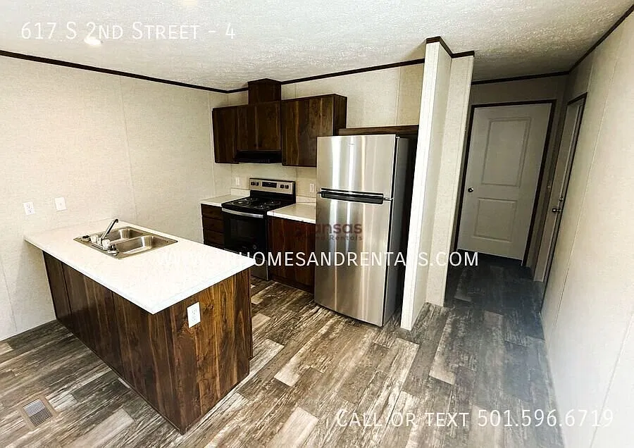 1/2 Off First Month's Rent! ~ 617 S. 2nd St. Unit 04 | 3 Bedrooms | 2 Bathrooms — Photo 4