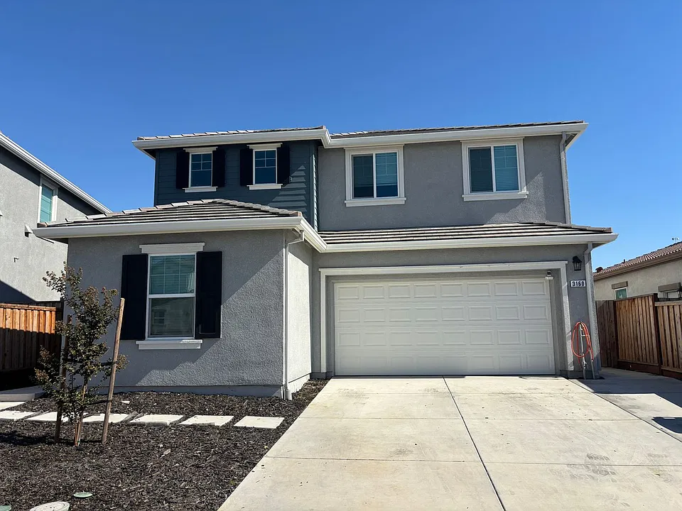 3160 Center Dr