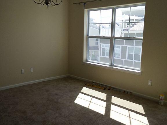 1_LivingDining_3