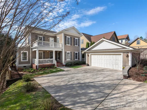 1672 Olmsted Dr, Asheville, NC 28803