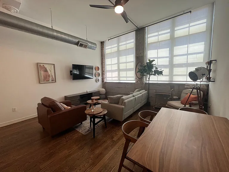 2441 N Broadway #113 — Photo 2
