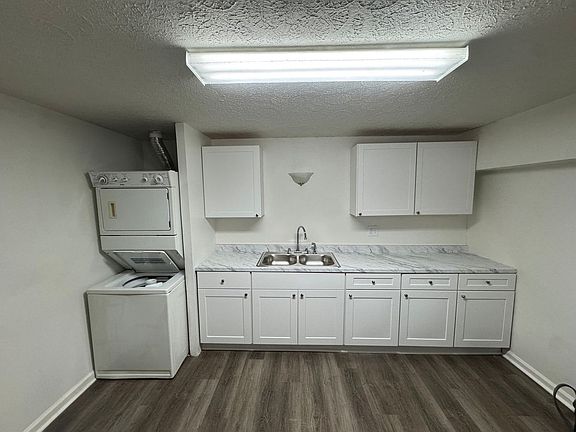 3rd image of 124 Adams Dr #C