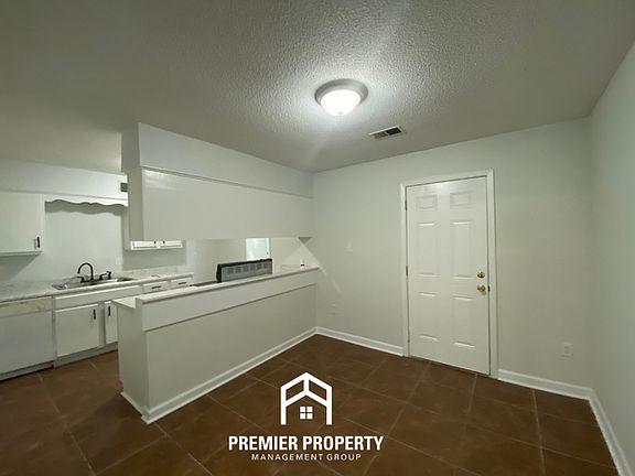 4th image of 3833 Kerston Dr
