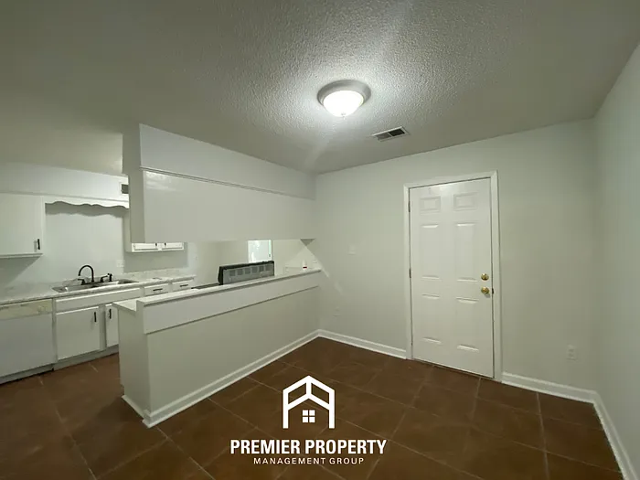 3833 Kerston Dr — Photo 4