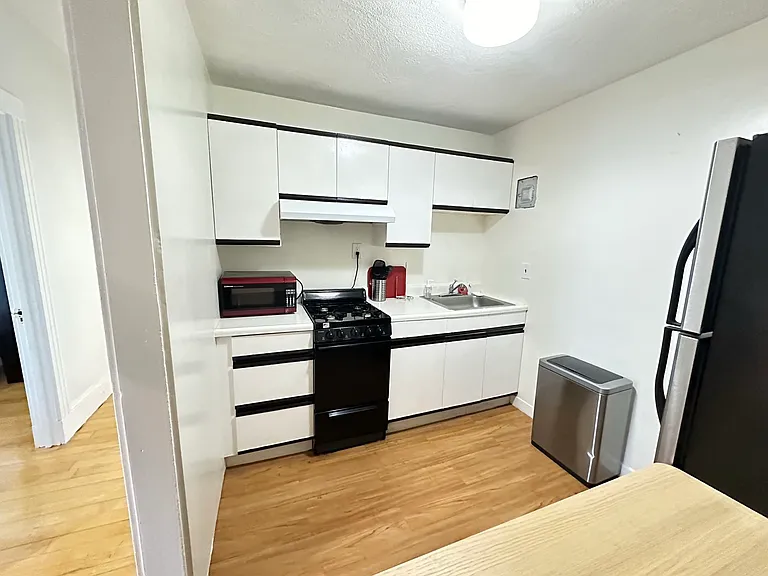 43 Park Vale Ave #5 — Photo 3