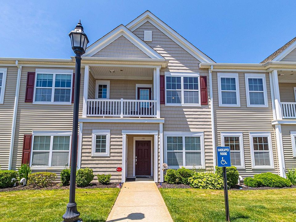 1st image of 161 Southampton Dr