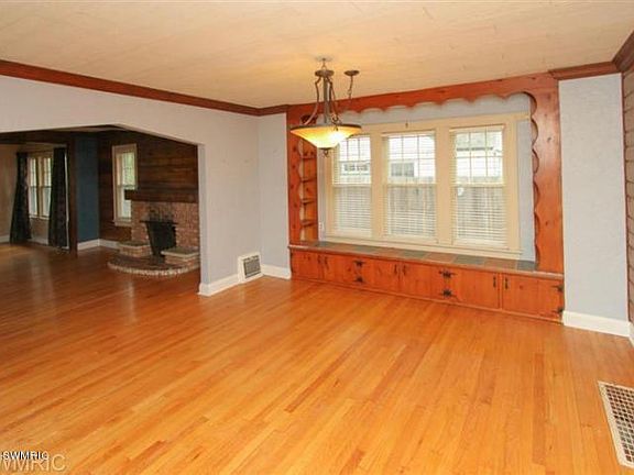 3rd image of 604 Norton Dr