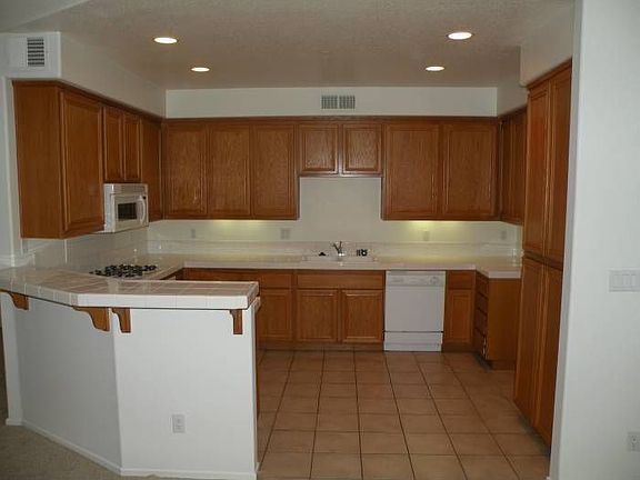 Burbank Condo For Lease