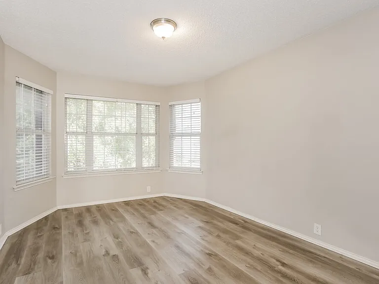 1008 Whistle Stop Dr — Photo 14