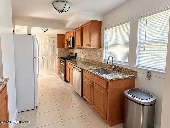 3rd image of 444 Harrison Street