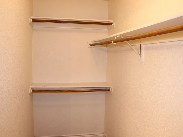 4600 Waterproof Dr — Photo 12
