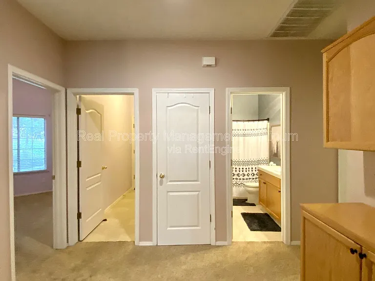 4872 N Crestmoor Ave — Photo 21