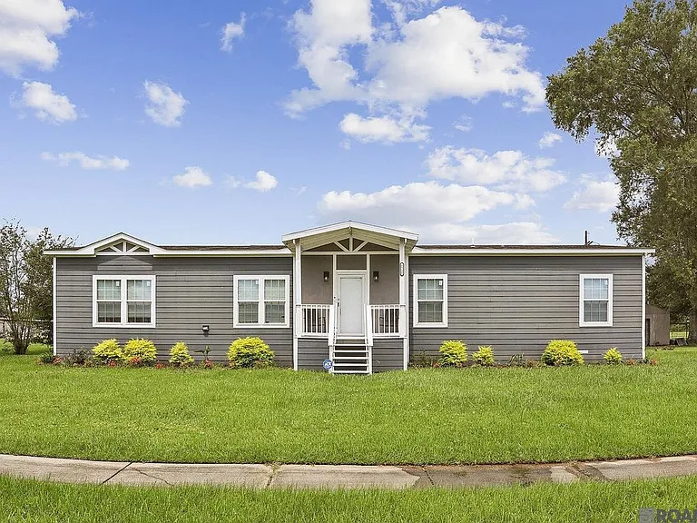 5711 Rollins Rd — Photo 1