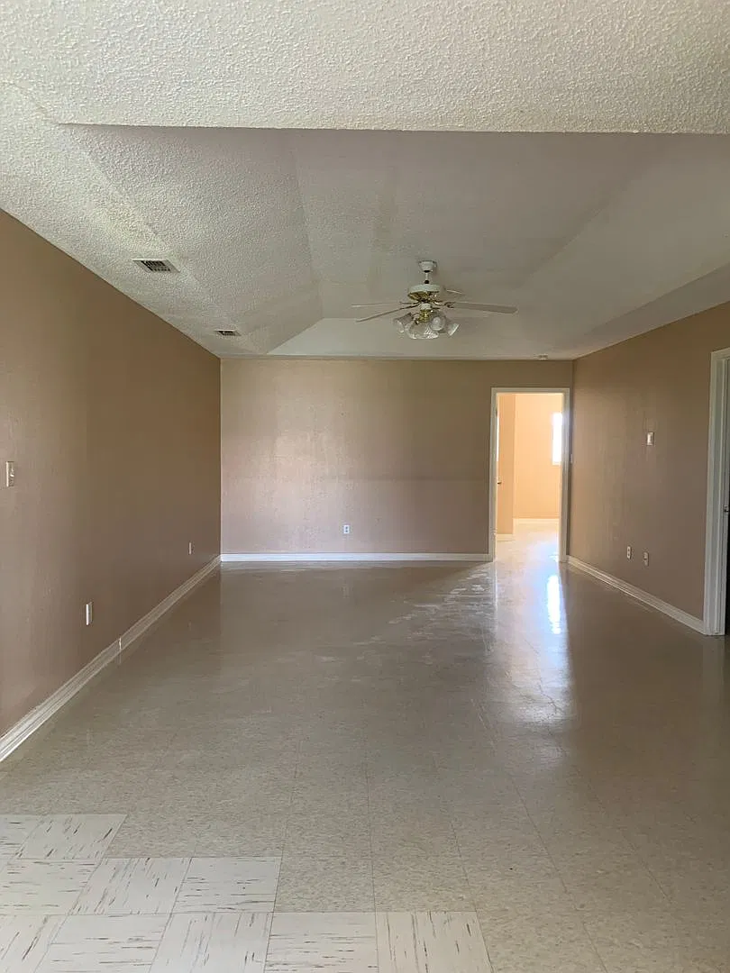 340 — Photo 2