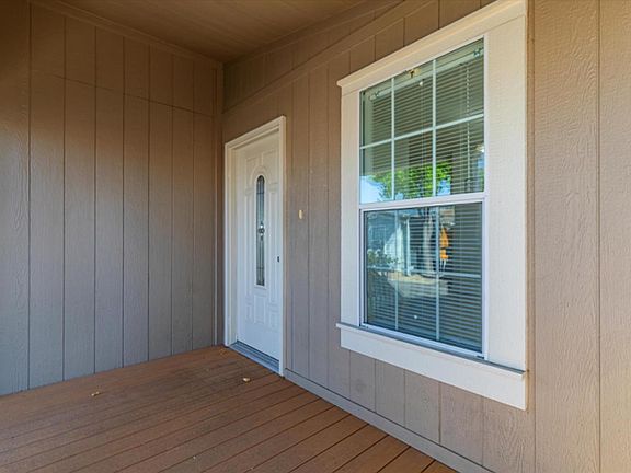 4th image of 450 Los Encinos St #450