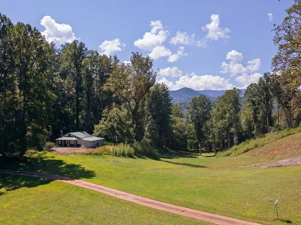 164 Ledford Dr, Franklin, NC 28734