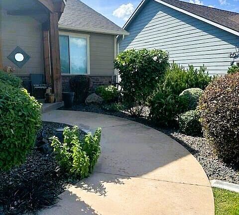 3rd image of 8170 Desert Sage Court SE