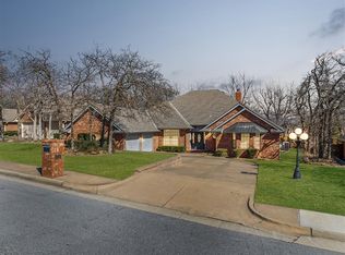 916 Fox Hill Dr, Edmond, OK 73034